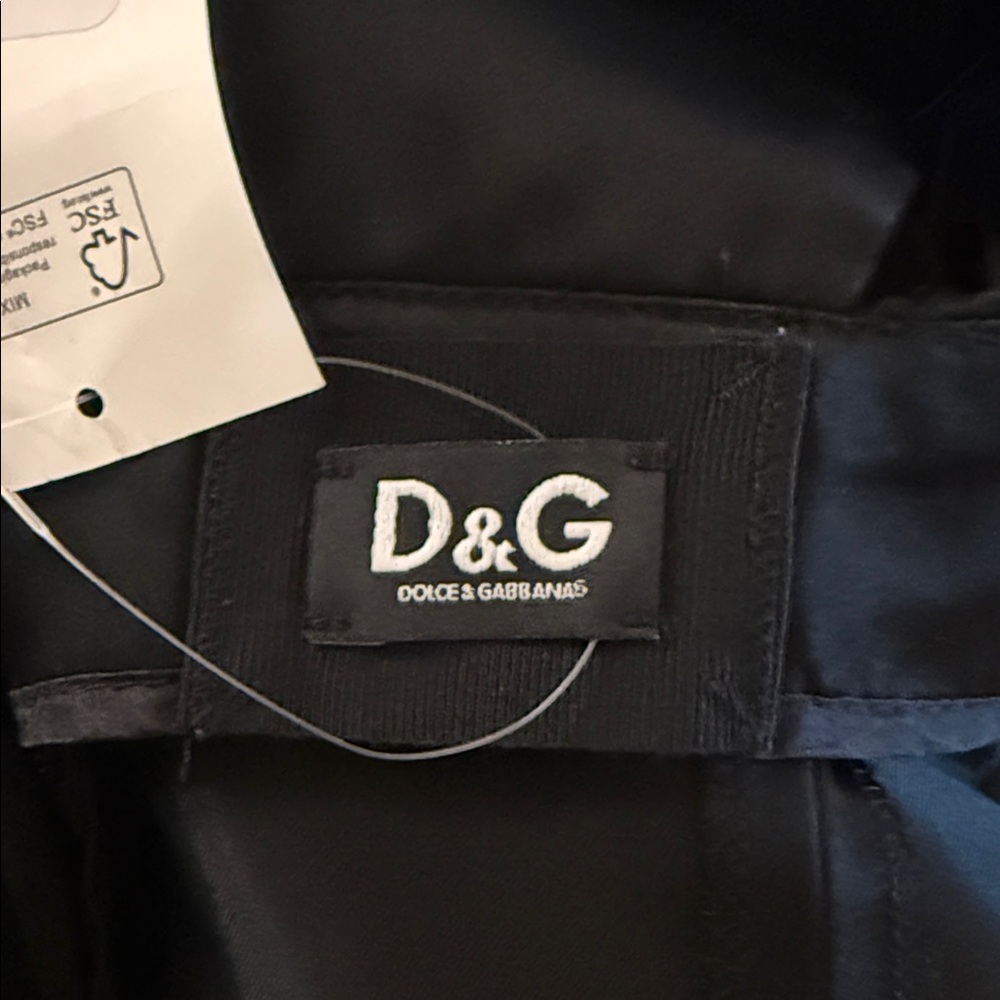 Dolce & Gabbana classic black structured satin cocktail dress with velvet straps - Picture 7 of 7